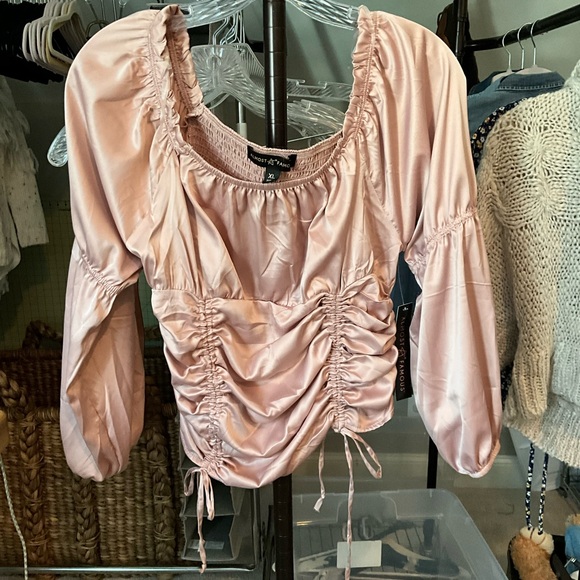 Almost Famous Pink Puff Sleeve Crop Top Blouse - Picture 2 of 4